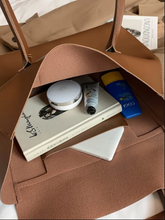 Load image into Gallery viewer, Minimalist Flap Brown