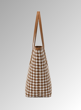 Load image into Gallery viewer, Margot Tote Tan &amp; White
