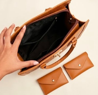 Luxury  Croc Embossed Bag in Vintage Cognac Caramel